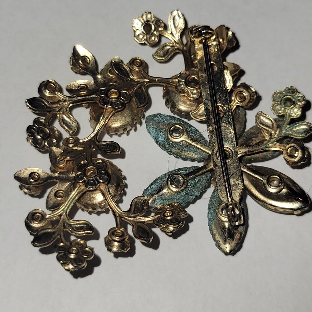 Vintage Gold Tone Faux Pearl & Rhinestone Floral Brooch Pin Iridescent Flower AB - Picture 6 of 15